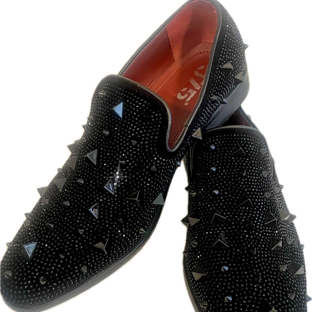 Black shiny casual dress shoes